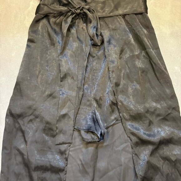 LOVERS   FRIENDS Ashton Romper Robe Size Medium NWT - Picture 6 of 11